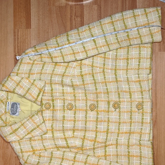 Vintage 60's yellow tweed suit from Silvia Mills in size 12 - Picture 8 of 10